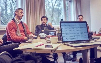 Bunt wie Musik. Erstes Treffen mit allen Teilnehmern.